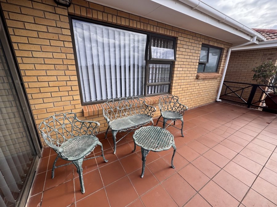 3 Bedroom Property for Sale in Hartenbos Central Western Cape